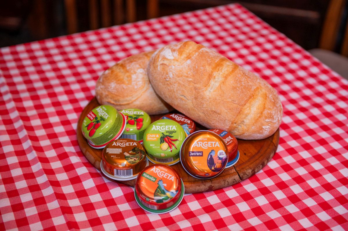 Argeta pašteta i tradicionalni srpski hleb