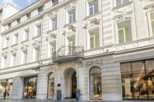 1 Hotel Indigo