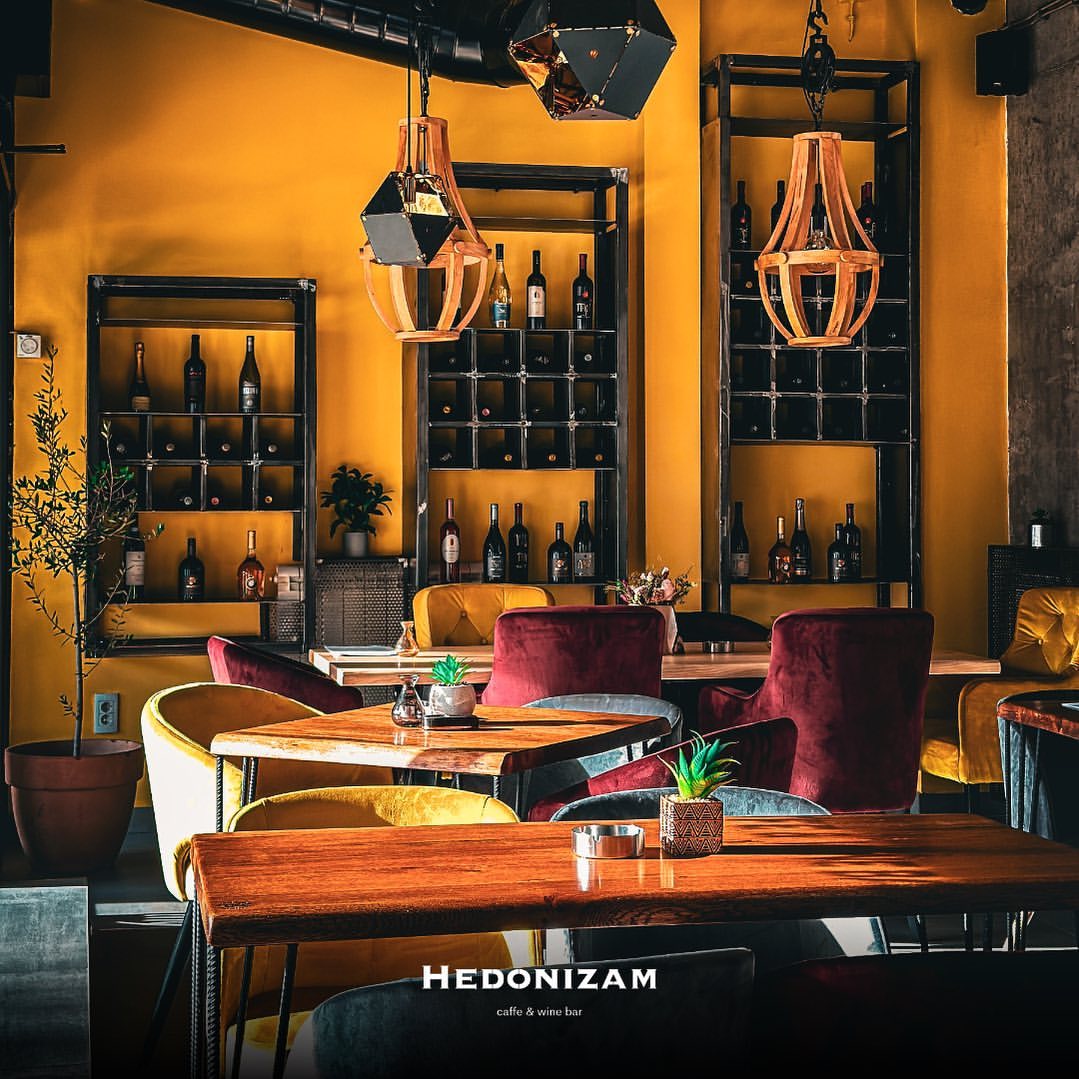 Čašica dobre energije vas čeka u Caffe & wine baru Hedonizam