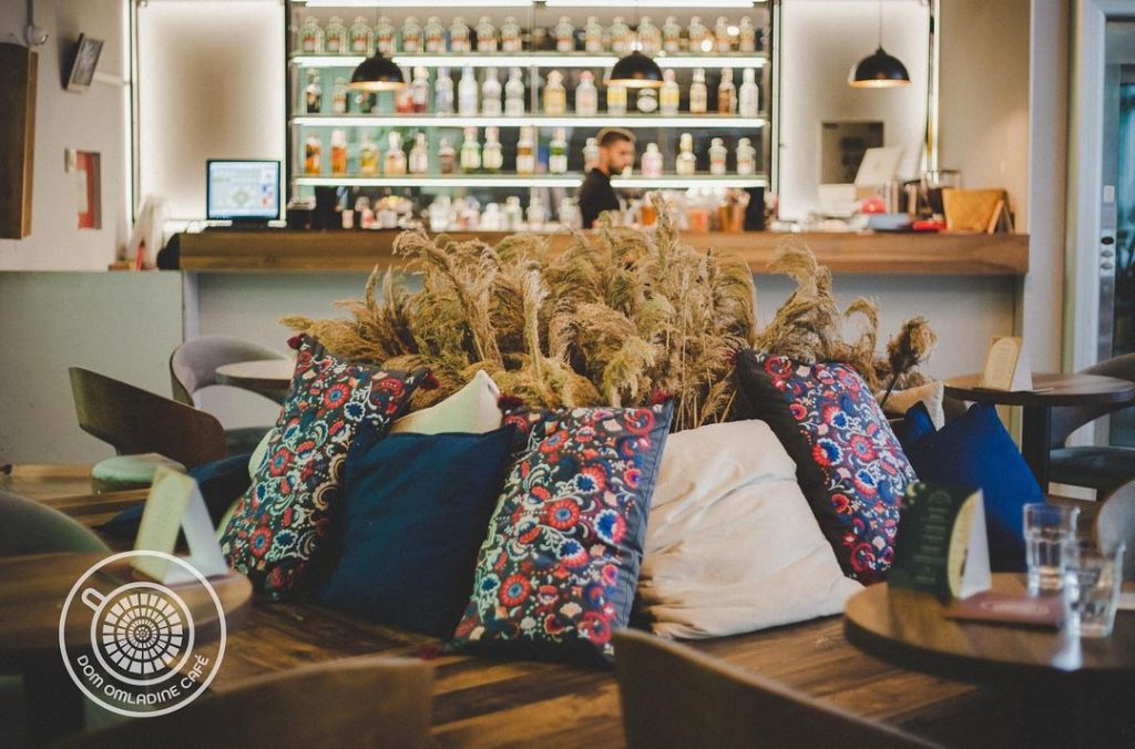 Dom Omladine Caffe