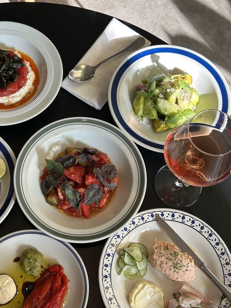June Cafe, brunch