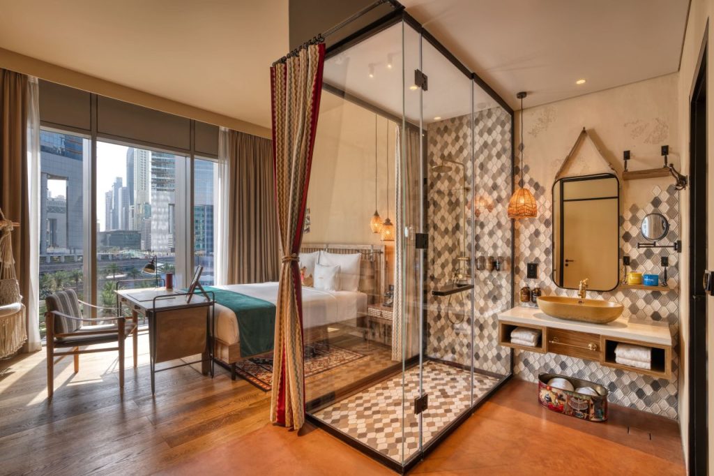 25hours Hotel One Central, Merima Allen