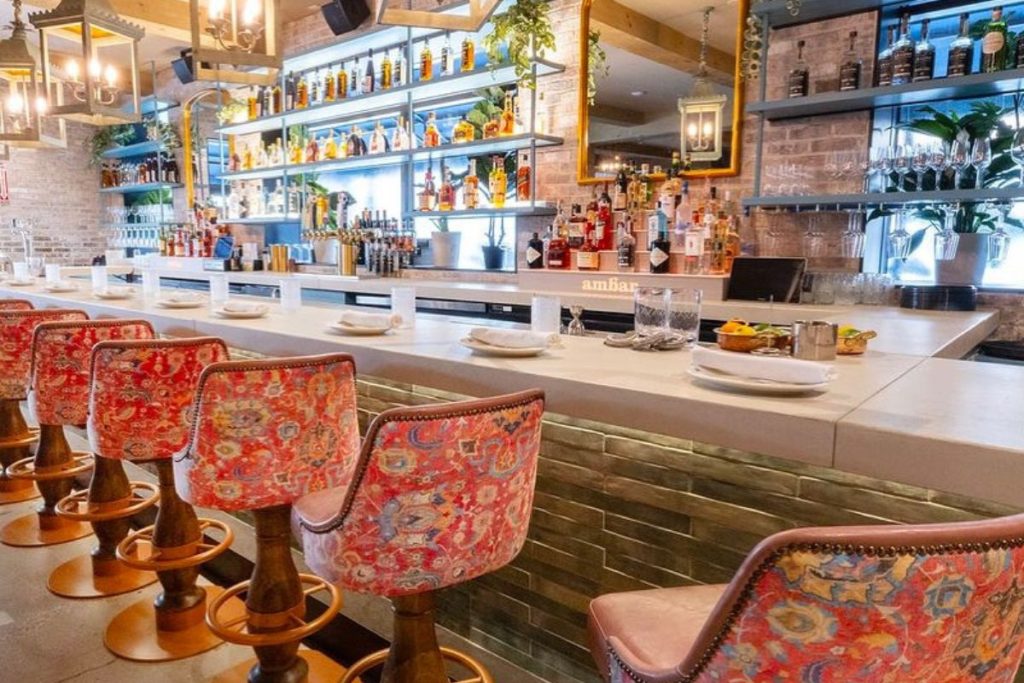 Ambar Čikago enterijer restorana balkanske i srpske kuhinje